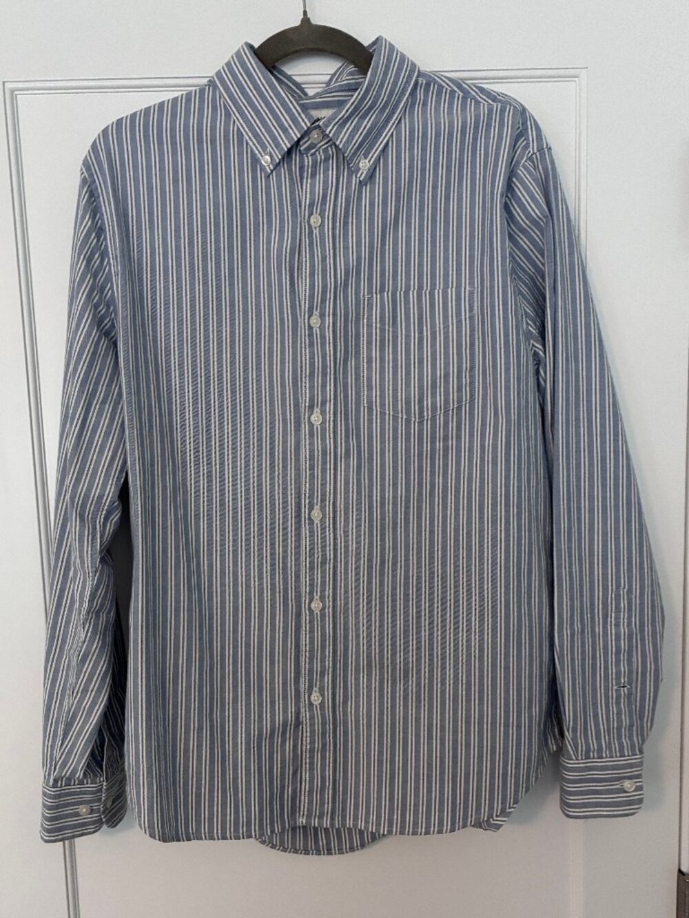Bonobos Everyday Oxford Shirt.  100% cotton.  Medium.  Blue Dexter Stripe